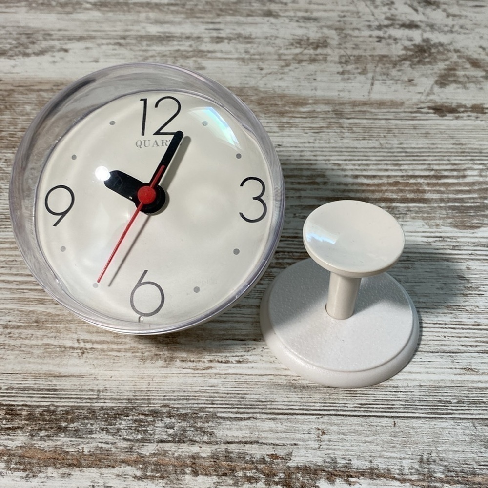 Quartz Golf Ball Tee Time Standing Clock - Picture 5 of 5